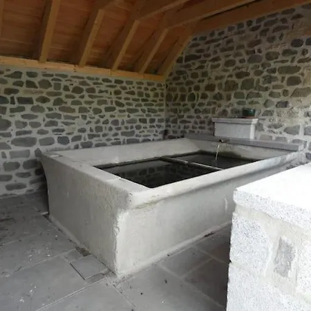Maison Entiere Situee A Proximite Du Centre Thermal De Chaudes-aigues Dom wakacyjny Espinasse (Cantal)