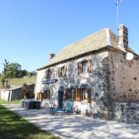 Maison Entiere Situee A Proximite Du Centre Thermal De Chaudes-aigues *