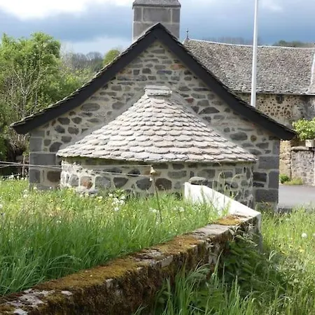 Maison Entiere Situee A Proximite Du Centre Thermal De Chaudes-aigues Dom wakacyjny