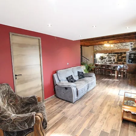 Maison Entiere Situee A Proximite Du Centre Thermal De Chaudes-aigues * Espinasse (Cantal)