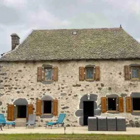 Dom wakacyjny Maison Entiere Situee A Proximite Du Centre Thermal De Chaudes-aigues Espinasse (Cantal)