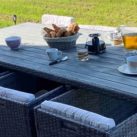 Maison Entiere Situee A Proximite Du Centre Thermal De Chaudes-aigues Dom wakacyjny *